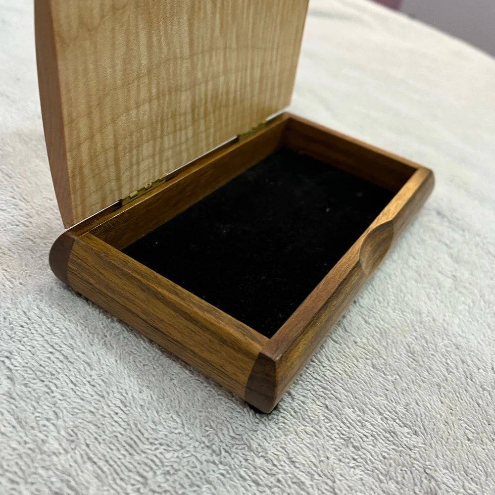 Wooden trinket box - 5 x 2.5 - Picture 3 of 4